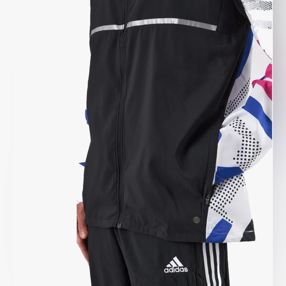 Adidas Black Jacket XL OWN THE RUN SEASONAL JACKET
BLACK - Picture 5 of 12